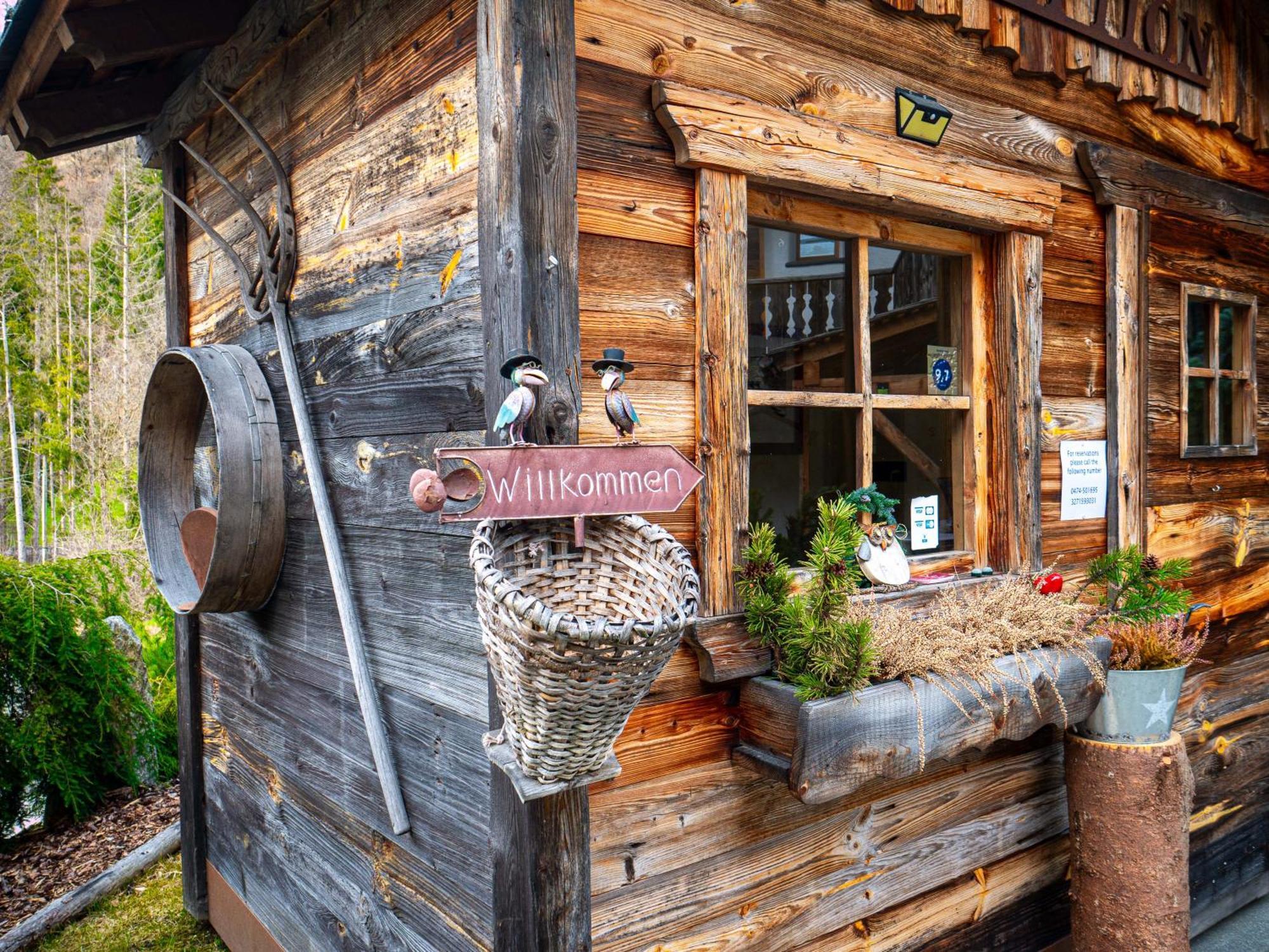 Alpine Mountain Chalet San Vigilio Di Marebbe Bagian luar foto