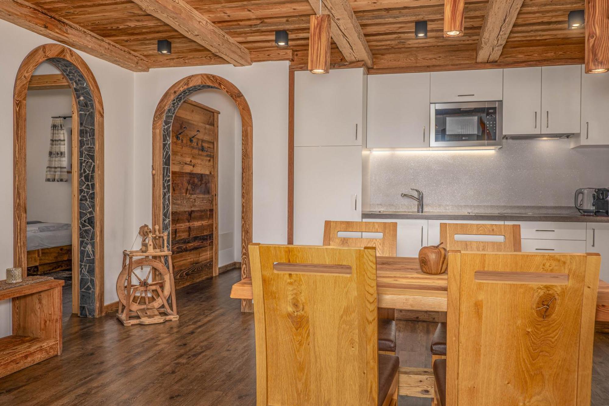 Alpine Mountain Chalet San Vigilio Di Marebbe Bagian luar foto